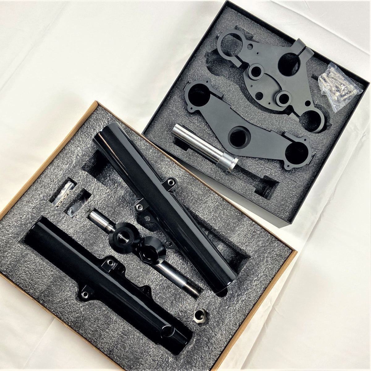 GeezerEngineering Triple-Tree, Fork-Slider Kit 49 mm for Harley 2014 & later Touring