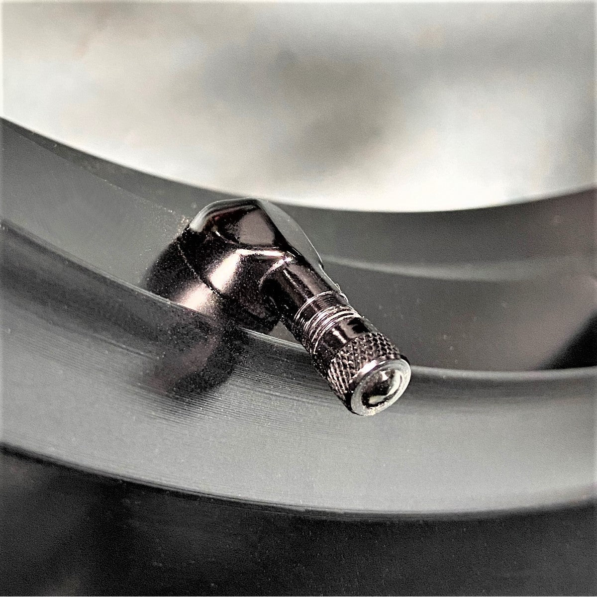 GeezerEngineering 90 degree angled valve stem for Harley