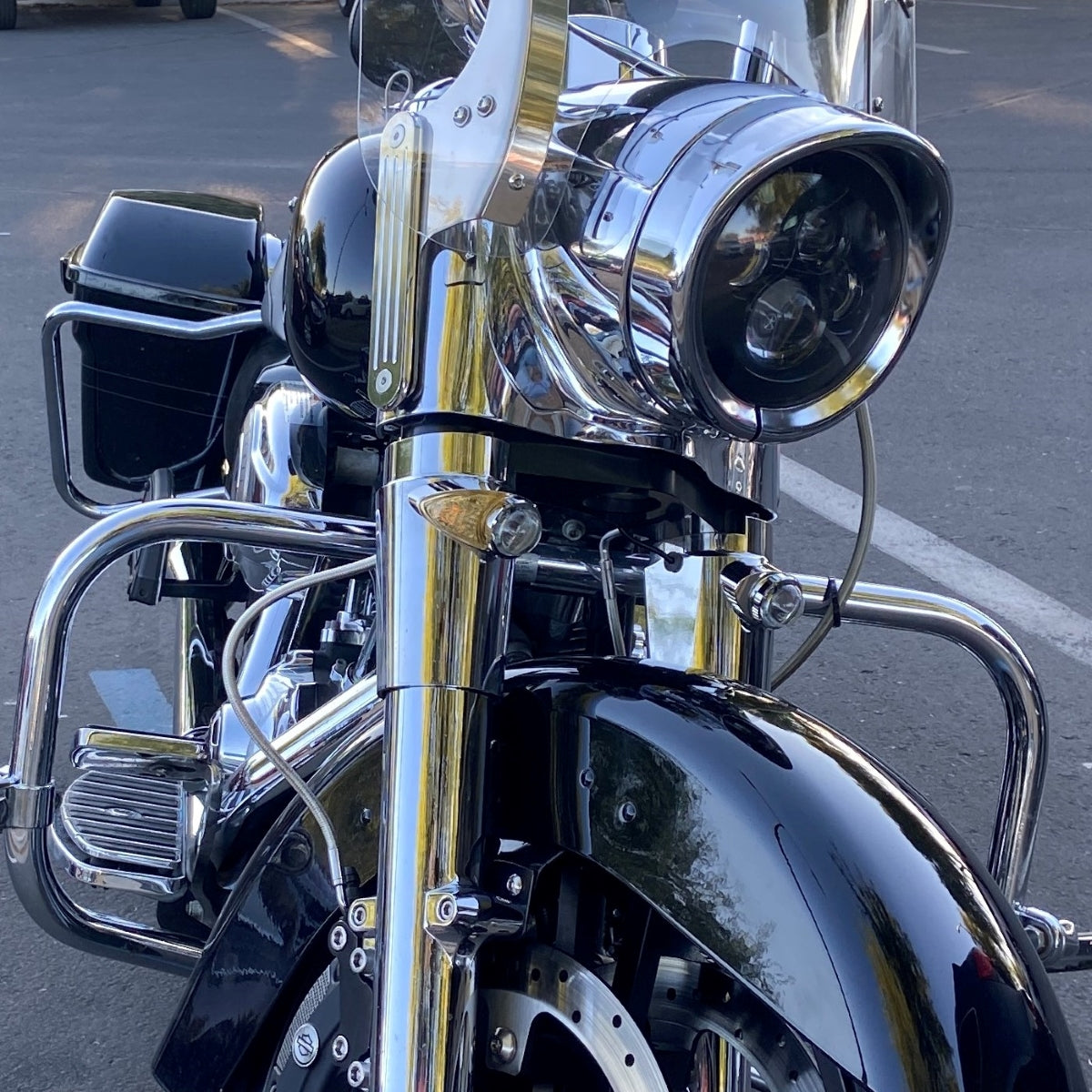 GeezerEngineering Cowbells (LED auxiliary light & turn signal) Harley 2014 & later Touring Models (chrome)