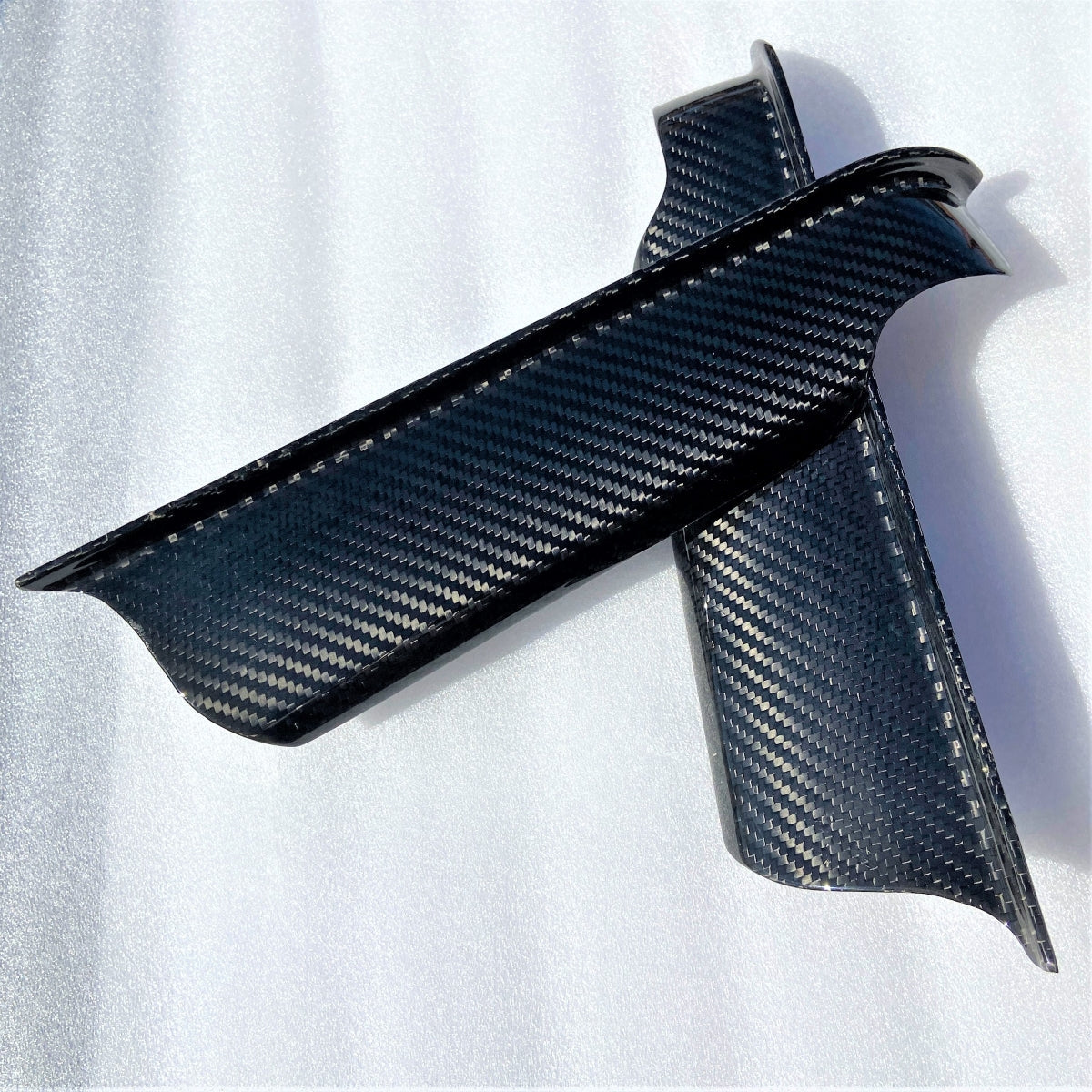 GeezerEngineering Products Carbon Fiber Side Filler Panel Rear Fender 2008 & earlier Harley Touring Models